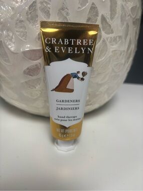 Crabtree & Evelyn Gardeners Hand Therapy Tube in White and Gold